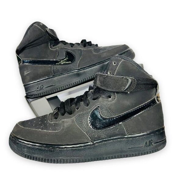 Nike Air Force 1 High GS AF1 'Triple Black' 653998-001 Youth 4 - Picture 1 of 11